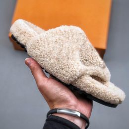 Nieuwe wollen slippers gemaakt met puur leer en wol geïntegreerde lamsvrouwen Designer Slipper