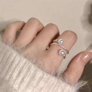 Nuevo envuelto perla amor dedo anillo femenino anillos plateados banda regalo del día de San Valentín