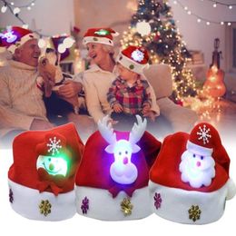 Nouvel An Dend Tricoted Glow Christmas Hat Snowman Elk Santa Claus Chapeaux illuminés chauds Chapeau Kids Adults Nouvel An décor de Noël