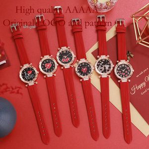 Lote de relojes de mujer de cuarzo para estudiantes de ocio con cinturón simple de moda de color rojo de Año Nuevo