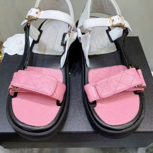 New2022 Brand Designer Sandales pour femmes Chan Fashion Summer Chaussures Sandales plates pour femmes Chanel Rope Gladiator Beach Chaussures Femme Taille 35-41