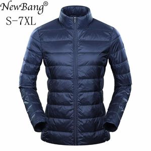 Newbang Brand 6XL 7XL 8XL Plus Ultra Light Down Jacket Femmes Duck Down Jacket Plume Coupe-vent léger Manteaux chauds et minces 201103