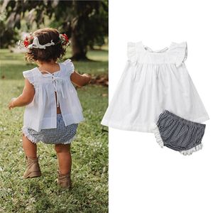 Conjuntos de princesa para niñas recién nacidas, ropa de algodón de verano, camiseta con mangas voladoras y pantalones cortos de cintura elástica a cuadros, conjuntos de 2 uds. De 0 a 24M