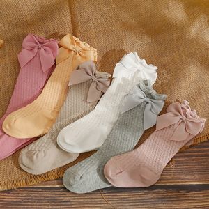 Nouveau-né bébé filles bas nœud papillon décoration doux mince genou-longueur chaussette enfants coton côtelé volants mi-long chaussettes