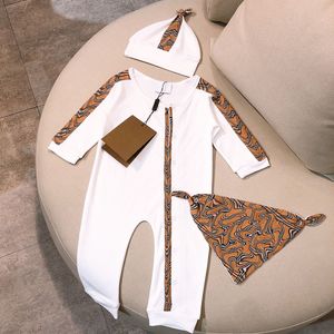 Pasgeboren Baby Rompertjes Designer Baby Onesie Bib Burp Kleding Set Meisjes Jongens Luxe Jumpsuit Kinderen Katoenen Romper Kinder Jumpsuits Baby Quilt CXD2403273-12