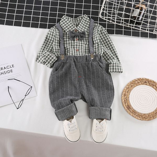 Nouveau-né bébé ensembles infantile coréen enfants vêtements ensemble Gentleman costume chemise à carreaux noeud papillon suspendre pantalon 2 pièces costumes