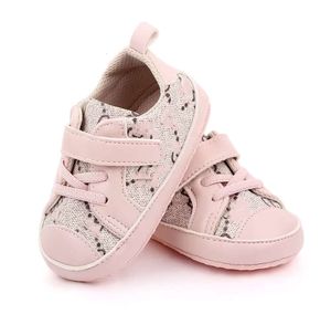 Zapatos de bebé recién nacido, zapatillas de deporte de fondo suave de primavera, zapatos antideslizantes para bebés, primeros caminantes de 0 a 18 meses para caminar al aire libre 02