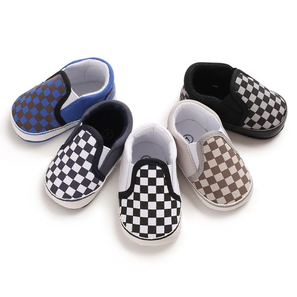 Nouveau-né garçons filles premiers marcheurs bébé chaussures à carreaux infantile classique chaussures décontractées sans lacet PreWalker formateurs 0-18M