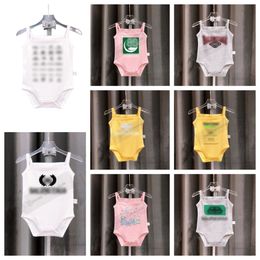 Pasgeboren Kids Cartoon Letter Gedrukte driehoek Rompers Babyontwerper Kleding Kindermeisjes Suspener Jumpsuits Teuter Girls Cotton Soft Bodysuits Z7591