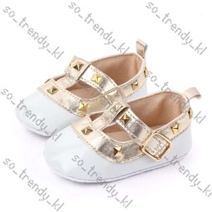 Pasgeboren Volentino First Walkers Baby Shoes Girl Princess Shoes Soft Sole Crib Pu Leather 4 Colors 799