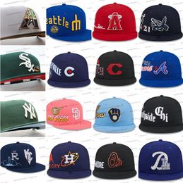 Les plus récentes 26 couleurs masculines Basball Snapback Hats Sports Team Chicago "Hat Hat Men's Black Golden Peach Pink SD Hip Hop Sports Caps ajusté Chapeau Ma08-01