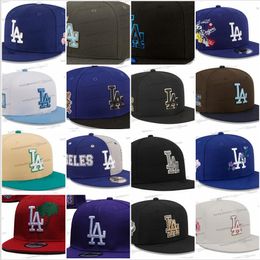 Les plus récentes 26 couleurs masculines Basball Snapback Hats sportives équipe los Angeles "Chatque Black Golden Royal Blue patchée Patted Hip Hop Sports Caps ajustés Chapeau Ma16-01