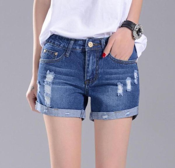 Nueva llegada de verano Women039s Jeans pantalones cortos de mezclilla mujeres rectas con agujeros de explosión pantalones con puños JW052 para mujer Jean9140531