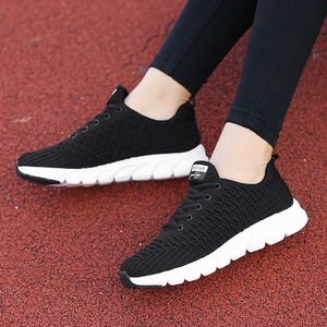 Novedad en zapatillas para correr para mujer, zapatillas deportivas ligeras de malla con mosca transpirables en negro, blanco y rosa, zapatillas deportivas informales a la moda para mujer