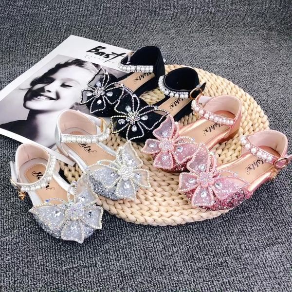 Los más nuevos zapatos para bebés, niñas, moda, lindos diamantes de imitación, sandalias de perlas, verano, encantador, colorido, mariposa de cristal, princesa, sandalia, 3 colores para niños pequeños y niñas