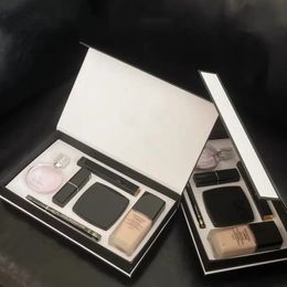 Nieuwste Merk Make-Up Set Collectie Matte Lippenstift 15 ml Parfum 3 in 1 Cosmetische Kit met Geschenkdoos voor Vrouwen Lady Geschenken Parfums