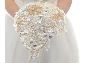 Le plus récent Bouquet de mariée fait à la main avec des perles de roses et des diamants, des fleurs tenant des perles, Image réelle, Bouquet de mariage 3270047