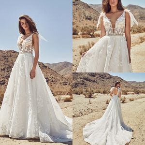 Nieuwste calla blanche sexy een lijn trouwjurken v-hals mouwloze backless kant pailletten kristal bruidsjurken Sweep Train Robe de Mariée