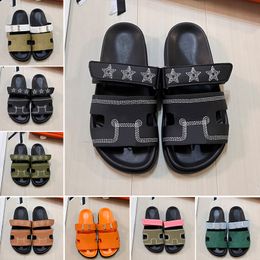 Les plus récentes chypre sandales de sandales glissades de topon de tongs plage plates confort de veau en cuir en cuir naturel en daim naturel noir pour les femmes et les hommes de chambre