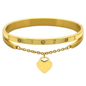 Nieuwste klassieke designer luxe sieraden voor damesarmband Klassiek nieuw roestvrijstalen hartsluiting hangerarmband festivalgeschenken