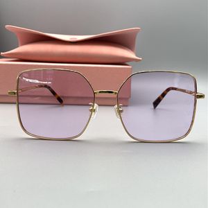Nouveau Desig femmes lunettes de soleil violettes romantiques HD UV400 lettres creuses lentilles décorées métal léger grosses lunettes marron polarisées 5y1goggles étui complet