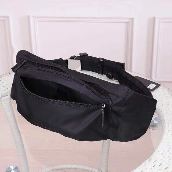 En gros nouveau sac de taille de course multifonctionnel sports de plein air sac de poitrine hommes et femmes sac de rangement pour téléphone portable mode messager étanche