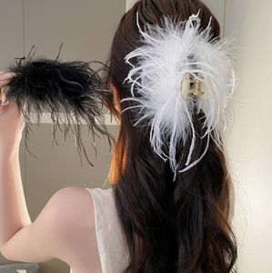 Nieuwste elegante clips dames wit zwart zoete veer haaien haar klauw haarspeld meisjes haren accessoires feesthoofddeksel