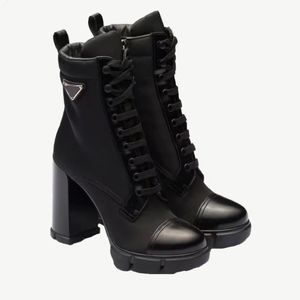 Botkle Boots Designers Chaussures Triangle Classic Buckle Cowskin Zipper 9,5 cm High Talèled Womens Shoe Lace Up Boot 35-41 avec boîte