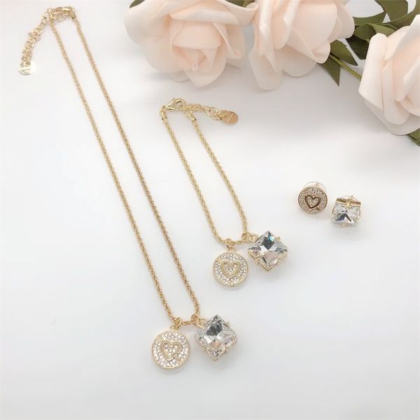 Bracelet de chaîne de coeur de flèche haut de gamme pour les femmes, bracelet de charme de conception d'étiquette ronde de diamant carré, accessoires de fête DHL gratuit
