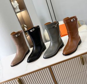 Nieuwste luxe ontwerper Echt lederen Mid-Kalf Vrouwen Laarzen Silver Metal Buckle Flat Sole Fashion Mid Boots Solid Color Fabric Full Cowhide