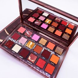 Nouvelle palette de fard à paupières de maquillage Naughty Nude 18 couleurs Ombre à paupières Shimmer Matte Fard à paupières Beauté naturelle Cosmétiques cadeau