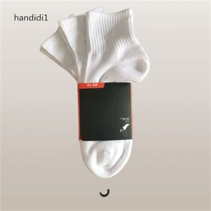 Chaussettes pour hommes et femmes, en coton de haute qualité, polyvalentes, classiques, lettres de cheville, respirantes, noires et blanches, chaussettes de football, de basket-ball, de Noël, t2