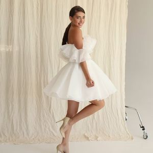 Plus récent robe de mariée courte 2024 litière robes de mariée blanches sur l'épaule volants organza robes de soirée de mariée été plage robes de novias