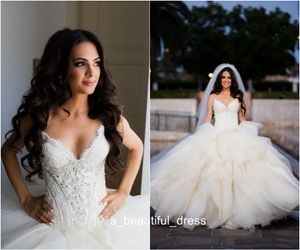 Date V-cou robe de bal A-ligne robes de mariée Tulle Satin à lacets dos volants arabe grande taille robes de mariée robes de mariée WD2224