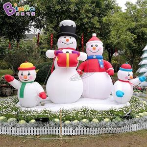 Nieuw op maat gemaakte 4MLX2MWX3MH (13.2x6.5x10ft) Advertising Kerstmis Snowman Family Air Blown Cartoon Snow Ball voor Outdoor Park Decoratie