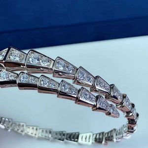 Bracelets nouvellement conçus en vendant comme un bracelet de printemps en diamant complet à serpent élevé pour les femmes avec un plaqué d'or avec un logo d'origine