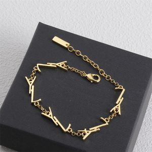 Nh74 Bracelets porte-bonheur Bracelet de créateur pour femmes luxe lettres dorées unisexe à la mode or argent bijoux cadeaux de fête de mariage