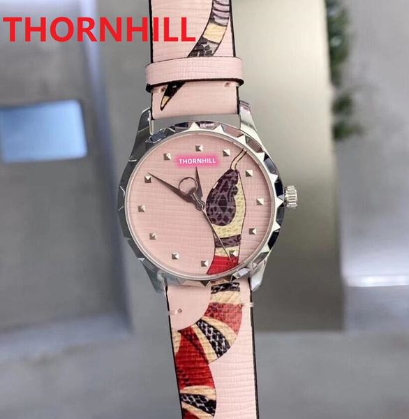 Nice Bee Snake Letter reloj Moda Genuino Italia cuero de vaca Relojes de lujo para mujer 38 mm Diseño especial Relojes De Marca Mujer Lady Dress Reloj de pulsera Reloj de cuarzo