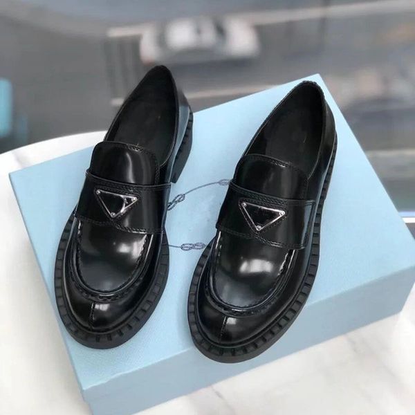 Belle qualité en cuir noir mocassins chaussures de luxe Chunky femmes chaussure Punk Moto Designer Oxfords plate-forme mocassins mocassins robe de fête de mariage avec boîte