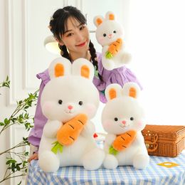 Bonitos y suaves juguetes de peluche de conejo Kawaii, conejito que sostiene zanahoria, Animal de dibujos animados, almohada de peluche, muñecos de peluche, regalo para niñas