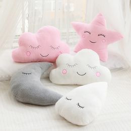 Bonita nube de peluche Moon Star Rain Rain Rain Almohada Soft Cushion Cube Cloud Toys For Kids Baby Kids Girl Girl Garmen 240422
