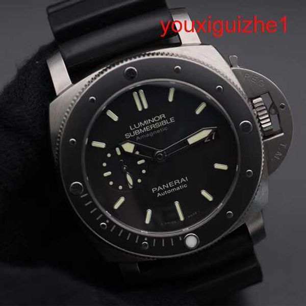 Belle montre de poignet Panerai série submersible 44 mm sport noir lueur noire dans la date de caoutchouc imperméable sombre