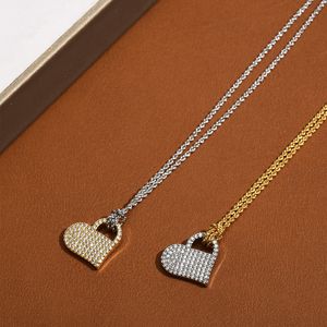 Niche Design Advanced Full Diamond Love Pendant ketting Temperament Girl All-match Fashion Sweet Jewelry Gift Accessories