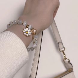 Niche Design Bracelet en jade naturel frais et simple femme petit bracelet de chrysanthème blanc femme petite amie cadeau bijoux