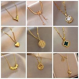 Collier de luxe léger haut de gamme pour femmes, nouveau collier de couple en acier titane résistant aux couleurs, bijoux en or