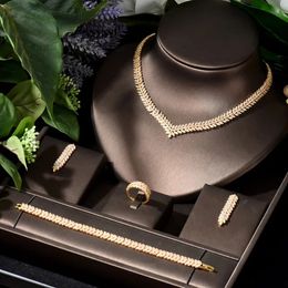 Nigeria 4pcs Bridal Zirconia sieradensets voor vrouwen feest luxe Dubai Platinum platinum CZ Crystal Wedding 231221