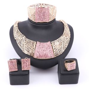 Nigeriaanse Dubai Fijne kleur Goud Golverteerde kristallen ketting oorbellen Ring Bracelet Bridale sieradensets voor vrouwen Wedding Party