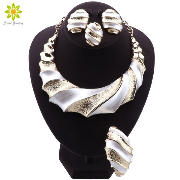 Conjuntos de joyería de moda nigeriana, collar chapado en oro, pulsera para mujer, conjunto de joyería de Dubái, pendientes, anillo nupcial de boda