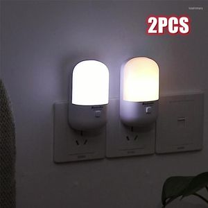 Nachtverlichting 1/2 stks LED -licht EU/US -plugschakelaar Lamp Nachtlicht Energie Bedelijk Bedide Kinderen Slaapkamer Gang Trap Decor