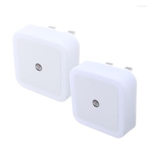 Veilleuses 2 pièces capteur de lampe automatique petite lumière de sécurité LED prise murale basse énergie adaptée aux chambres d'enfants